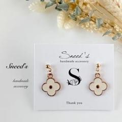 ▪importフラワーチャームピアス／イヤリング