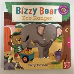 英語絵本 Bizzy Bear Spooky House洋書ハロウィンしかけ絵本の
