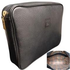 極美品✨️BURBERRY ノバチェック シャドーホース シボ革 クラッチバッグ