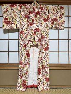 訪問着 赤地 花柄 孔雀刺繍　結婚式 2025年最新】孔雀 着物の人気アイテム - メルカリ
