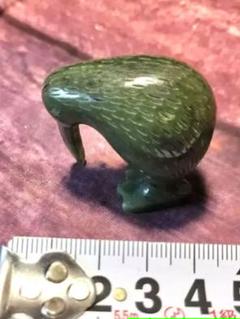 翡翠 蓮の花と鳥の彫刻2861g希少