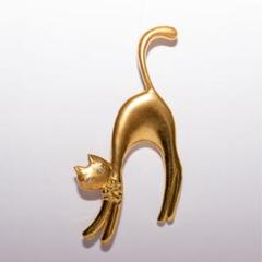 猫デザイン ブローチ 金メッキ