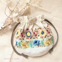 インド刺繍リボン　まる巾着　ポーチ　小物入れ　お出かけに　ハンドメイド　即購入⭕️