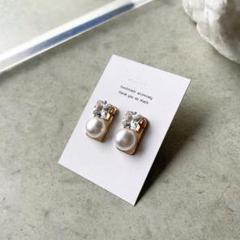 ビジューとパール長方形樹脂ピアス・ピアス・イヤリング