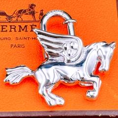 エルメス HERMES ペガサス チャーム 超美品 エルメス チャームペガサス - メルカリ