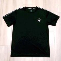 SY32 半袖Tシャツ TAPE LOGO TEE ブラック