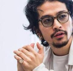 【アメリカ製、３本線ジップパーカー】adidasトレフォイルロゴ常田大希松村北斗 2025年最新】常田_大希の人気アイテム - メルカリ