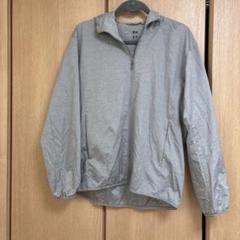 ユニクロ　メンズ　ポケッタブルパーカー