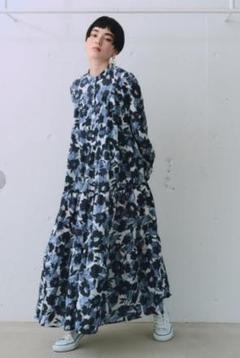 manana suerte 青花柄ティアード長袖ワンピ/リゾート/アンティローザのサムネイル