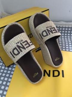 2025年最新】fendi サンダルの人気アイテム - メルカリ