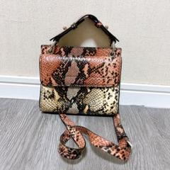 ZARA ヘビ柄 レザー パンプス 42 新品 2025年最新】ZARAパイソンの人気アイテム - メルカリ