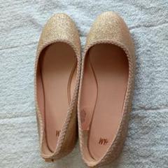 H&M ゴールド フラットシューズ