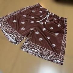 バンダナ柄ブラウンショートパンツ