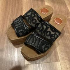 ブラックレースプラットフォームサンダル