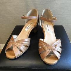正規店買付【Burberry】ベージュ ヒール サンダル BARCLAY ベージュ キャメル サンダル 約5cmヒール - メルカリ