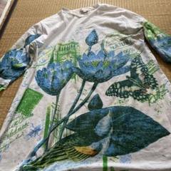 花と蝶のグラフィック長袖Tシャツ