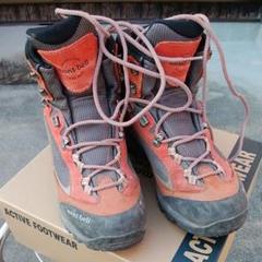 モンベル トレッキングシューズ 登山靴