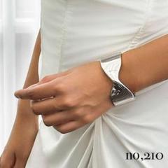 2025年最新】ワイドバングルの人気アイテム - メルカリ