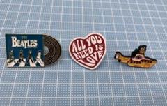 ビートルズピンバッジ　③ アーティストのアルバムジャケットやロゴをデザインしたピンズ