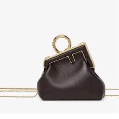 フェンディ ナッパ レザーの中古/未使用品 - メルカリ フェンディ ナッパ レザーの中古/未使用品 - メルカリ
