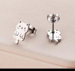 美品　CHANELシャネル　ピアス　ネコ CHANEL シャネル ピアス ネコモチーフ 両耳用 ココマーク