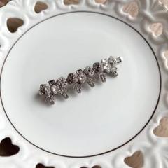 miumiu クリスタル リボン ヘアクリップ