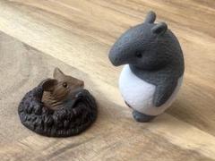 【新品】バクとネズミの置物