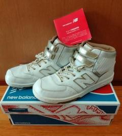 【希少】未使用 New Balance ハイカットスニーカー