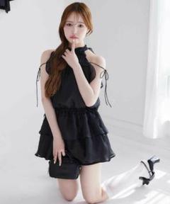 新品未使用タグ付き ナイスクラップ NICE CLAUPフリルミニワンピース 黒 Black collection】フリルミニワンピース | レディース