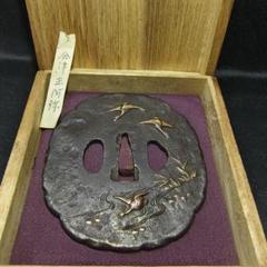 刀剣美術 日本刀鍔 加賀象嵌 鉄地無銘 江戸骨董 大鍔 蒐集家放出 旧家蔵出美品 刀剣美術 日本刀鍔 会津正阿弥 江戸骨董 鉄地 銅象嵌 鶴の図 箱