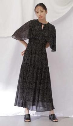 JILLbyJILLSTUART スリットケープドットワンピース　ブラック JILLbyJILLSTUART スリットケープドットワンピース ブラック