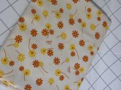 アデリアレトロ花柄プリント生地