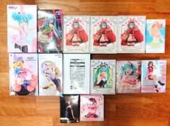 美少女フィギュア１１点セット　リゼロ 初音ミク　推しの子　葬送のフリーレン 千本桜』衣装の初音ミクや『リゼロ』レムなどの彩色見本が展示