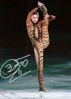 ザギトワ直筆サイン入り2Lサイズ写真…オリンピック金メダリスト…③