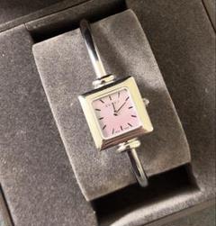 美品GUCCI 1900Lクォーツ時計 黒文字盤 稼動品