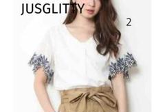 JUSGLITTY - 新品、タグ付き 刺繍Vブラウス 新作刺繍ブラウス入荷しました～♪ | JUSGLITTY Official Blog