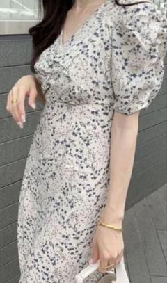 花柄バックリボンVネックワンピース