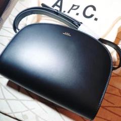 【新品】A.P.C ハーフムーンショルダーバッグ ブラック