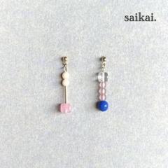 [826-006]チェコガラスラウンドとキューブのピアス ピンク ブルー