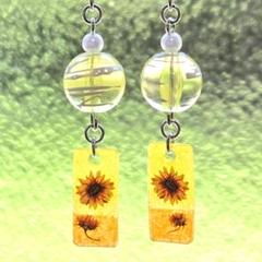 【風鈴ピアスひまわり】ハンドメイド　ビーズ　夏ピアス　イヤリング　浴衣　夏祭り