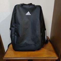 adidas バックパック 黒 ストライプ