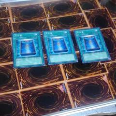 遊戯王 月の書のサムネイル