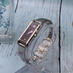 Gucci YA109518 ブラック 2Pダイヤ Gラインバングルウォッチ