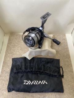 【好評にて期間延長】 新品リール付】纏め売りDAIWA/シマノリール+ルアー40個 - メルカリ リール
