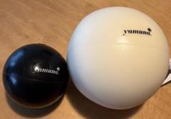 ヤムナボール　白1個と黒2個　セット　パールボール　ブラックボール　yamuna yamuna ヤムナボール 黒 1個 - メルカリ
