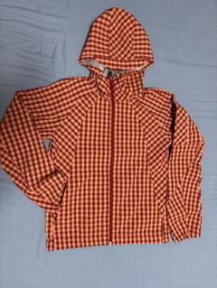 美品　DESCENTE フード付きウィンドブレーカー