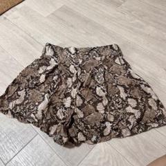H&M パイソン　ショートパンツ