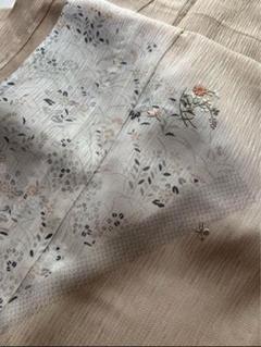 紗　夏着物　付下げ　ベージュ　刺繍　花