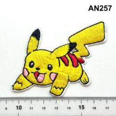 AN257 ピカチュウ　ポケモン　強力テープ接着　刺繍ワッペン　アップリケ