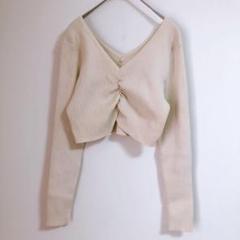 クロップド丈Ｖネックサマーニット（F）肌見せ/セクシー/胸元ギャザー付き/無地